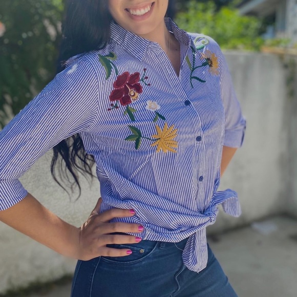 Cute top - Picture 1 of 1